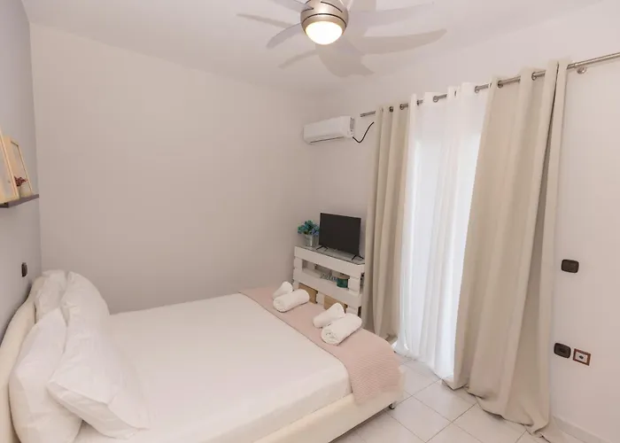 Silver Palm House Ixia, Rhodes *